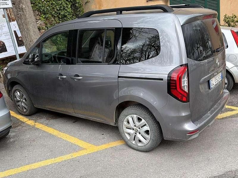 Usata Renault Kangoo Equilibre 95 CV (69 kW) 2023 Grigio Monovolume