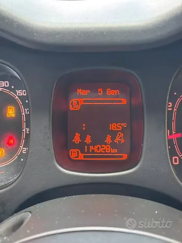 Usata Fiat Panda Easy 85 CV (62 kW) 2017 Grigio Utilitaria