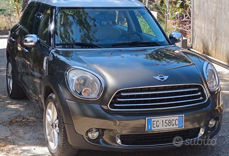 Grigio Usata 2010 Mini Cooper Countryman SUV | 8150 € (Buon prezzo) - Immagine 1/4