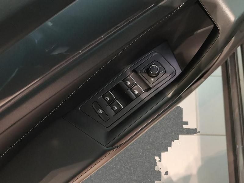 Nuova VW T-Roc Style 115 CV (84 kW) 2025 SUV