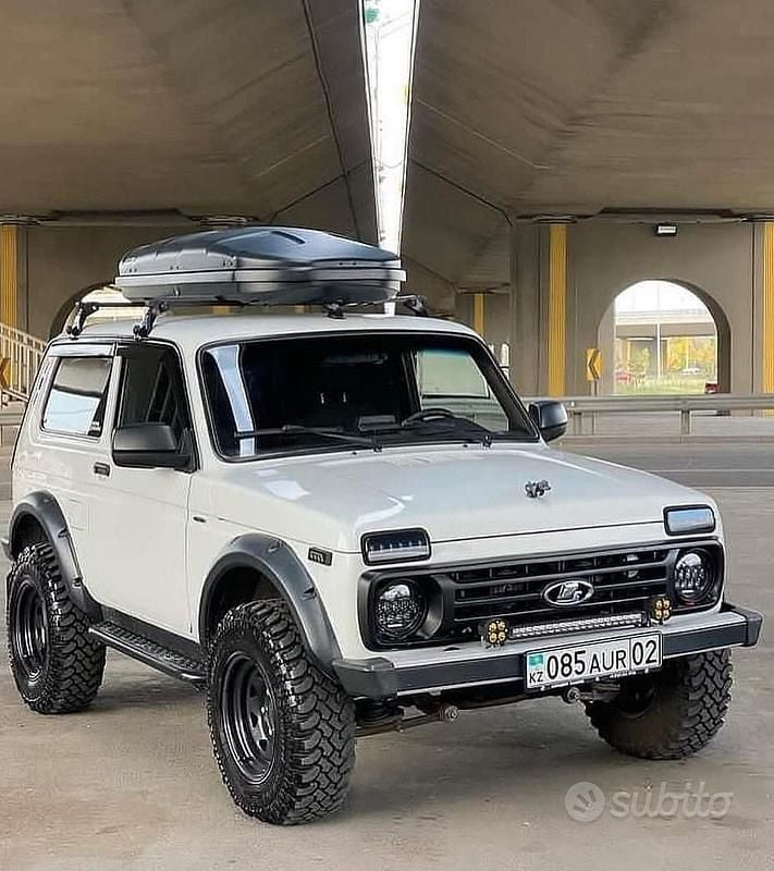 Usata 1997 Lada niva SUV | 2000 € (Buon prezzo) - Immagine 1/1