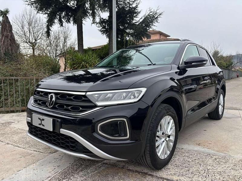 Usata VW T-Roc Life 110 CV (80 kW) 2022 Nero SUV