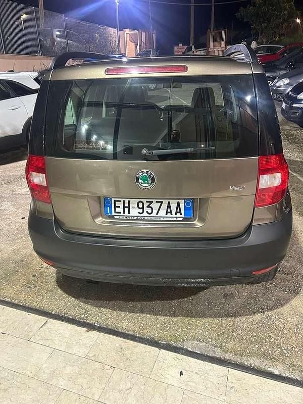 Usata Skoda Yeti Adventure 105 CV (77 kW) 2011 Marrone SUV