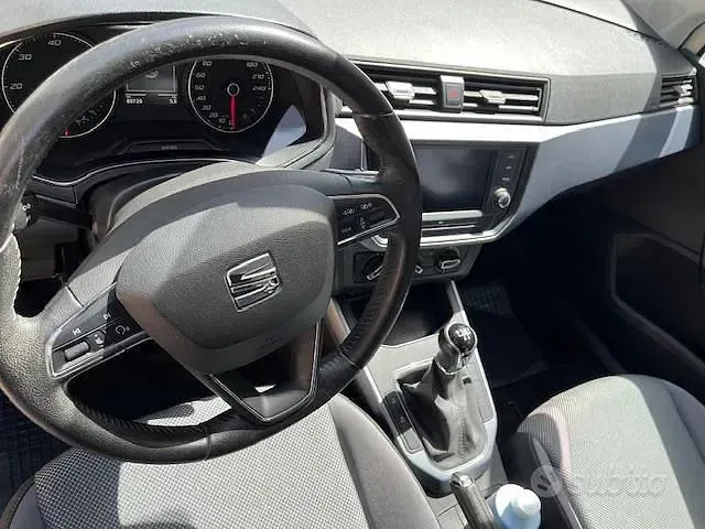 Usata Seat Arona 95 CV (69 kW) 2019 Bianco SUV