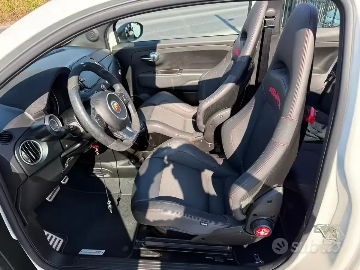 Usata Abarth 695C Competizione 180 CV (132 kW) 2025 Bianco Cabrio