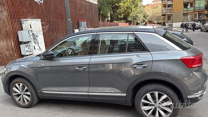 Usata VW T-Roc 150 CV (110 kW) 2019 Grigio SUV