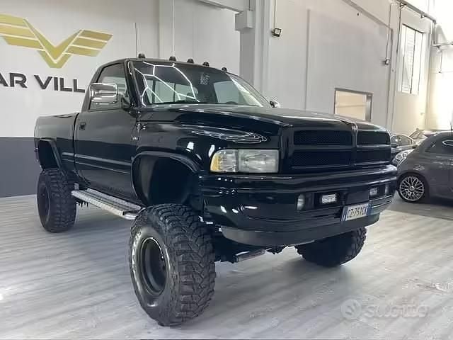 Usata Dodge Ram 313 CV (230 kW) 1995 Nero Pick-up