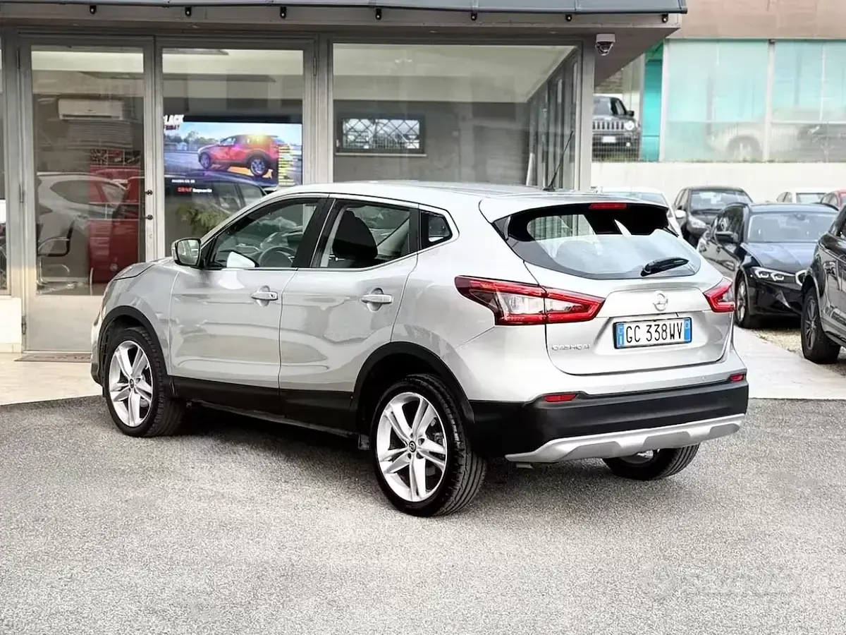 Usata Nissan Qashqai 160 CV (117 kW) 2020 Grigio SUV