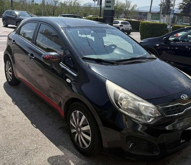 Usata Kia Rio Active 86 CV (63 kW) 2014 Nero Berlina
