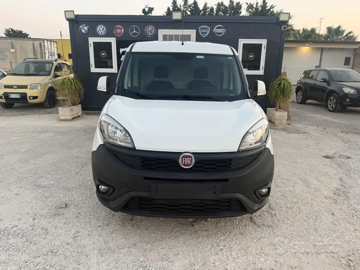Usata Fiat Doblò 95 CV (69 kW) 2017 Bianco Monovolume