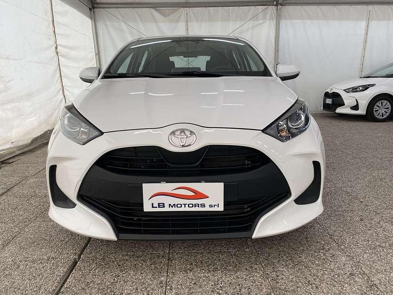 Usata Toyota Yaris Hybrid Active 116 CV (85 kW) 2025 Bianco Berlina