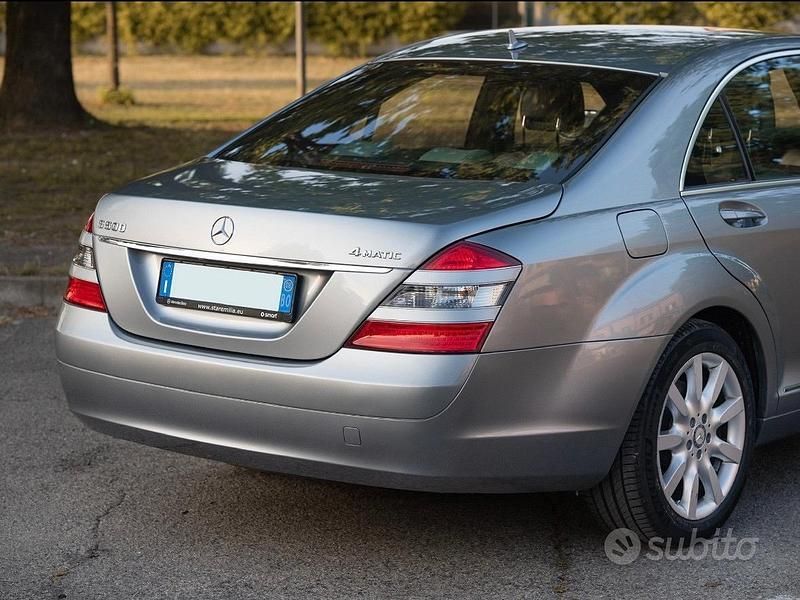Usata Mercedes S500 387 CV (284 kW) 2008 Grigio Berlina
