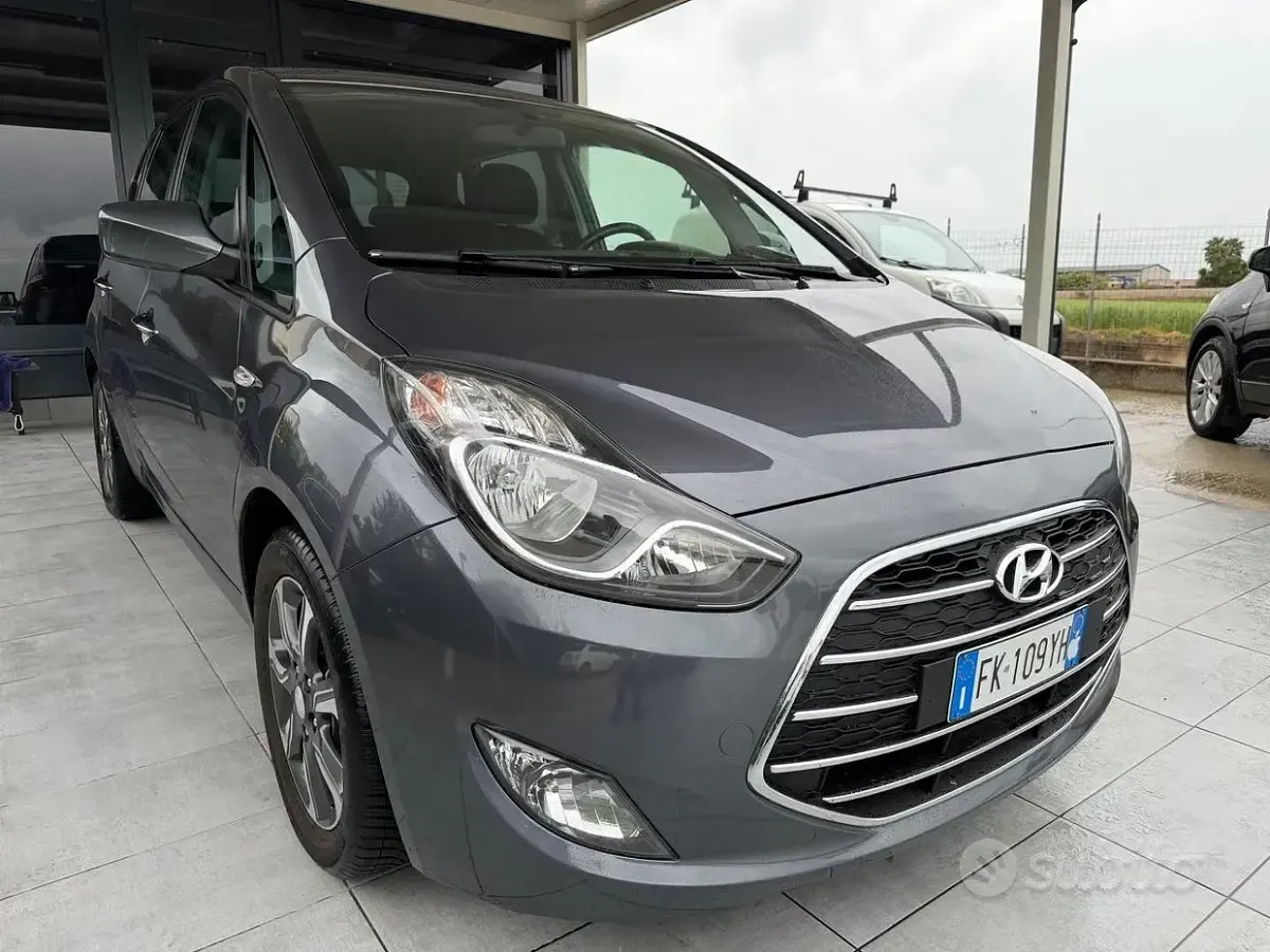 Usata Hyundai ix20 90 CV (66 kW) 2017 Grigio Utilitaria
