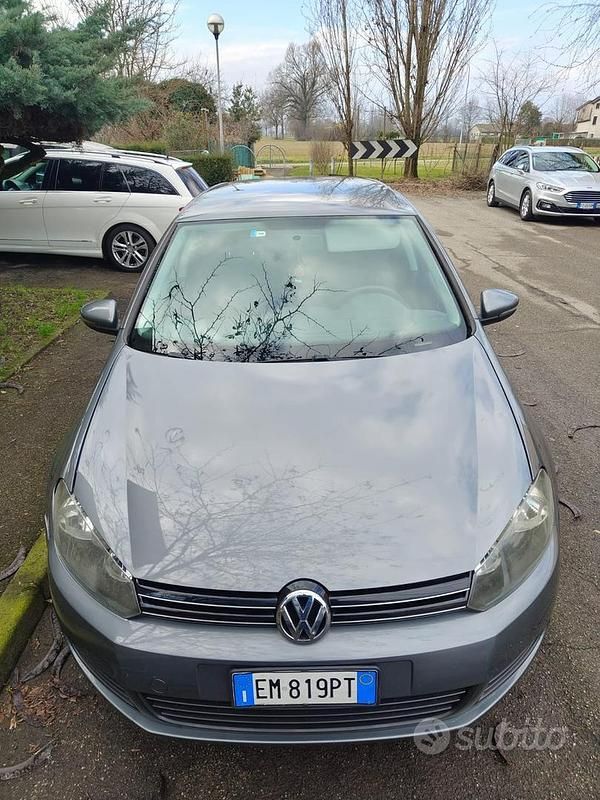 Usata VW Golf VI Comfortline 105 CV (77 kW) 2011 Grigio Utilitaria