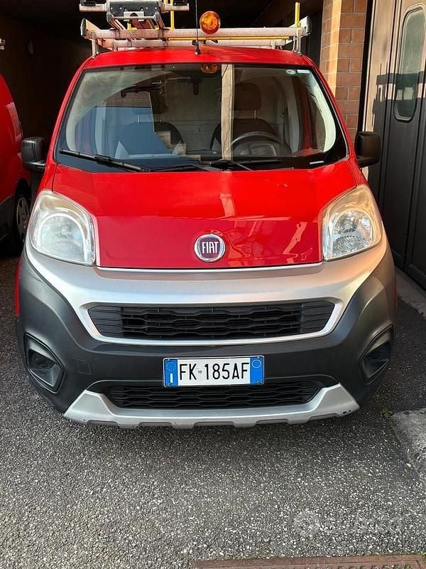 Usata Fiat Fiorino 95 CV (69 kW) 2017 Rosso Monovolume