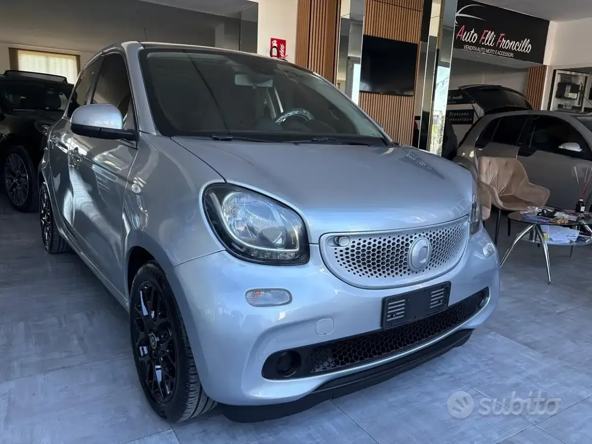 Usata Smart ForFour Prime 71 CV (52 kW) 2017 Grigio Utilitaria