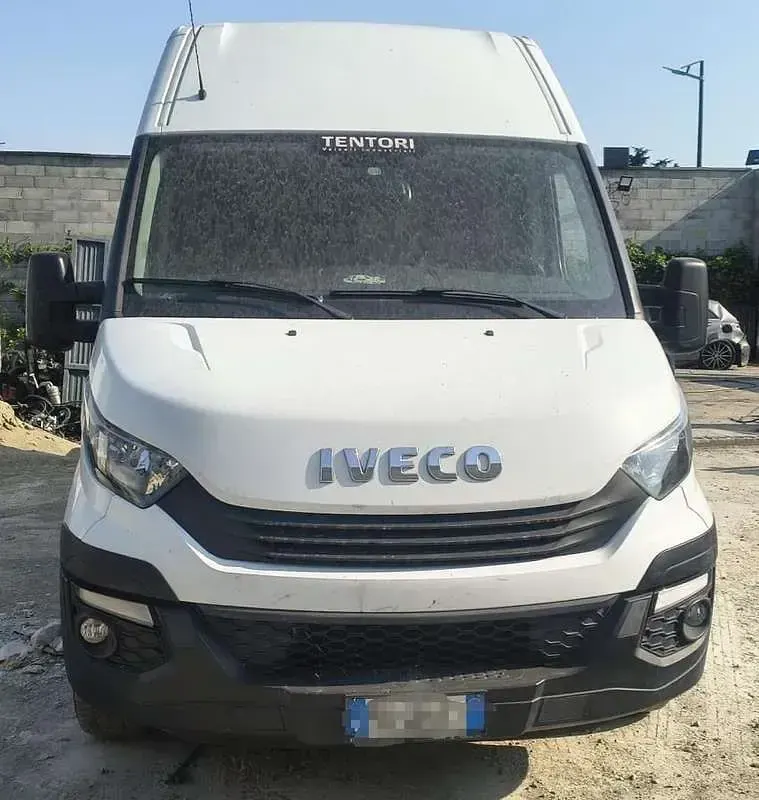 Usata Iveco Daily 156 CV (114 kW) 2017 Bianco Furgone