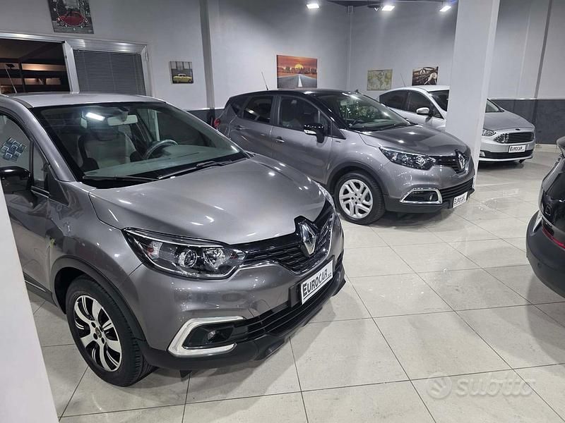 Usata Renault Captur Business 90 CV (66 kW) 2019 Grigio SUV