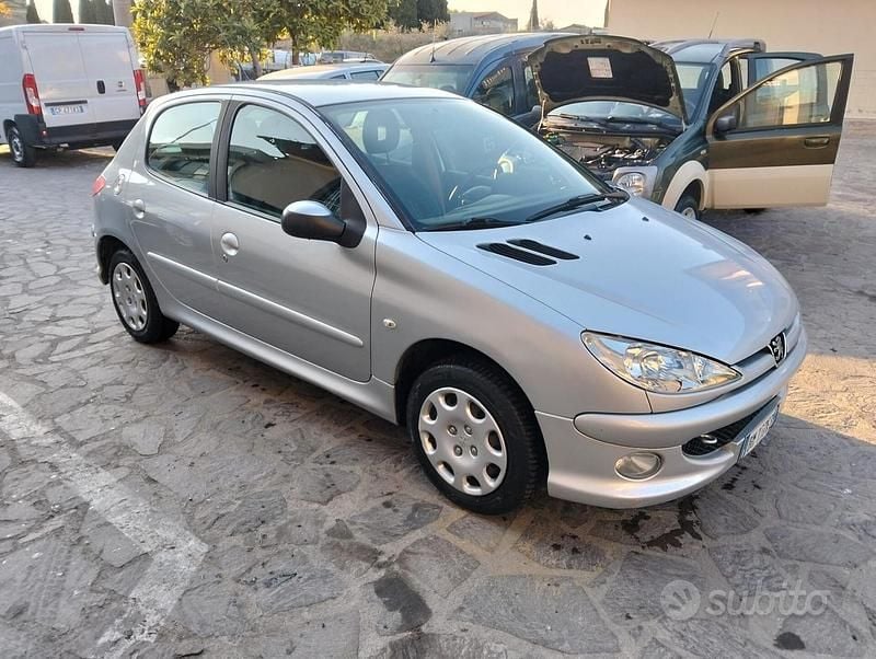 Usata Peugeot 206 68 CV (50 kW) 2008 Grigio Berlina