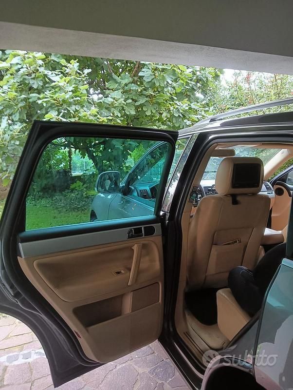 Usata VW Touareg 174 CV (127 kW) 2008 Grigio SUV