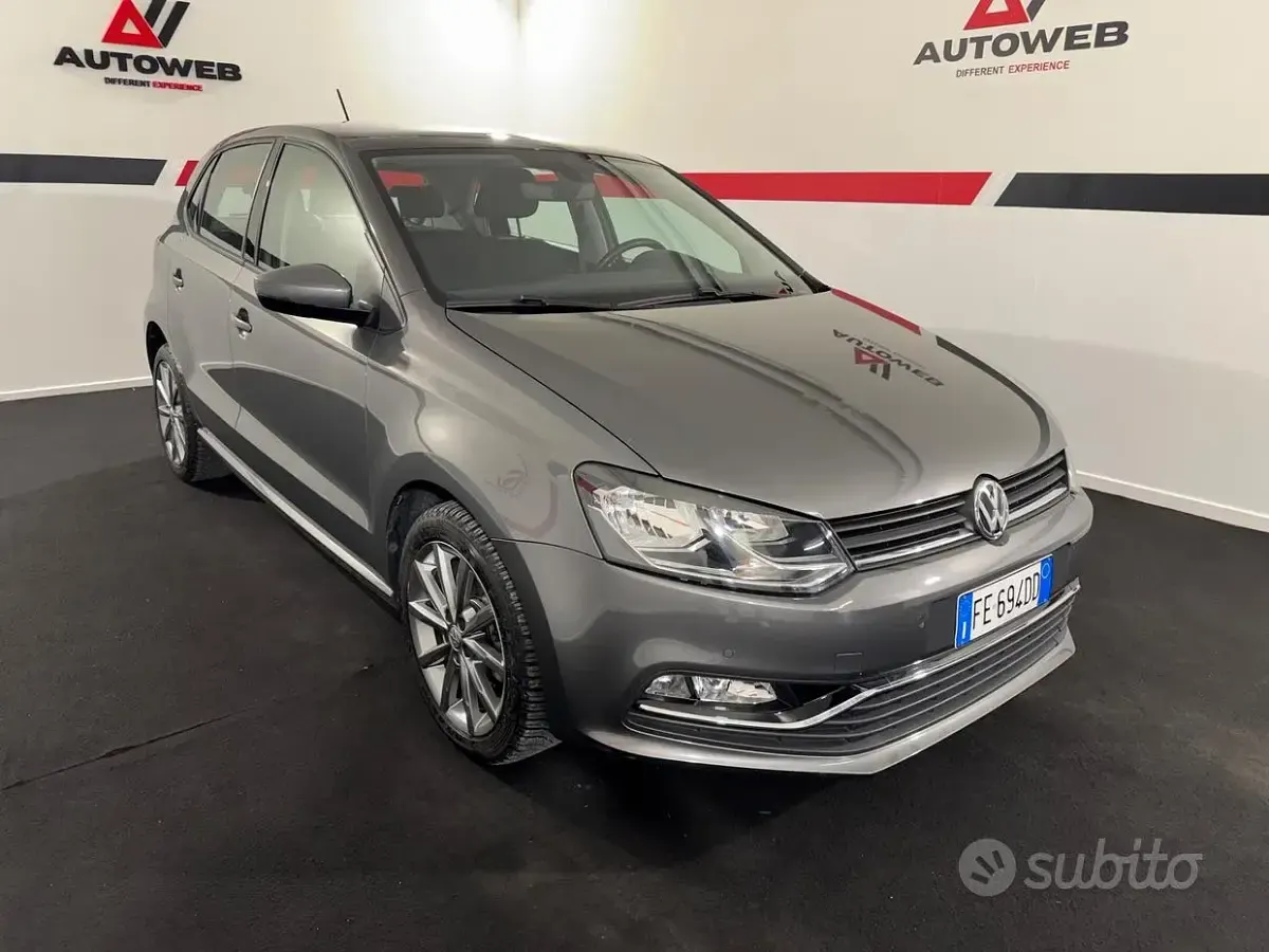 Begagnad VW Polo Highline 90 HK (66 kW) 2016 Grå Sedan