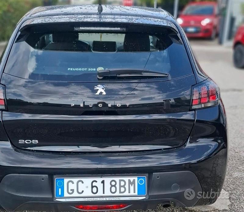 Usata Peugeot 208 75 CV (55 kW) 2020 Nero Utilitaria