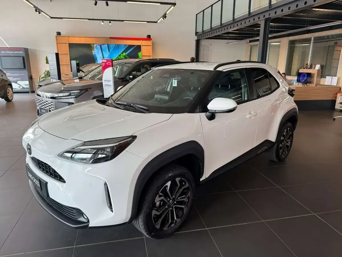 Nuova Toyota Yaris Cross Trend 131 CV (96 kW) 2026 Other SUV