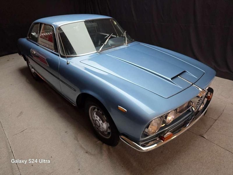 Begagnad Alfa Romeo 2600 Sprint 145 HK (106 kW) 1965 Blå Sportkupé
