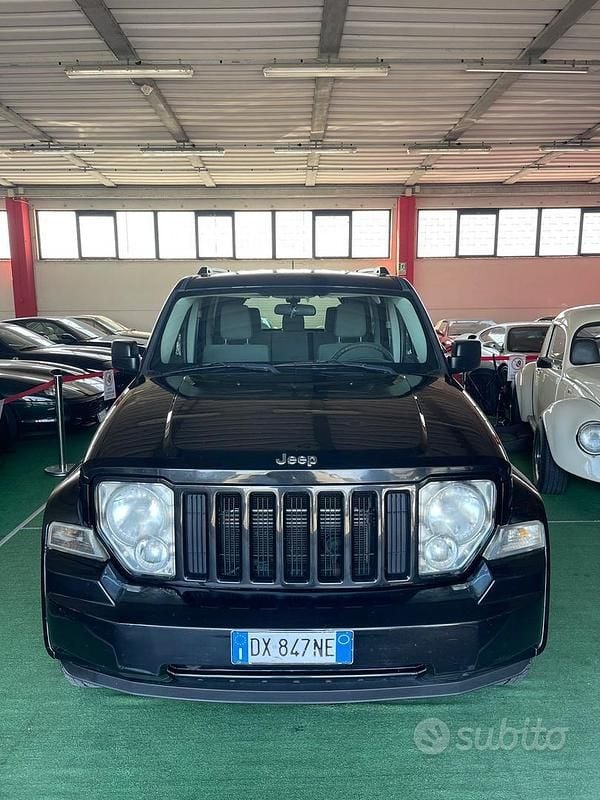 Usata Jeep Cherokee 177 CV (130 kW) 2010 Nero SUV
