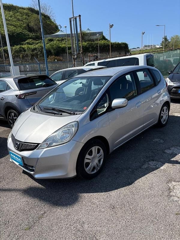 Usata Honda Jazz Trend 99 CV (72 kW) 2011 Gray Utilitaria