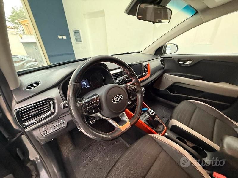 Usata Kia Stonic 120 CV (88 kW) 2018 Grigio SUV