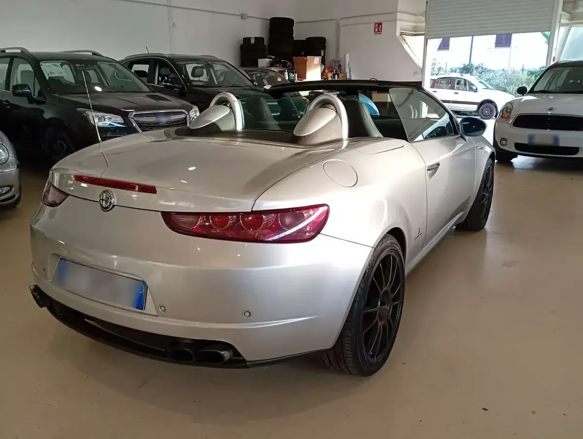 Usata Alfa Romeo Spider 260 CV (191 kW) 2009 Argento Cabrio