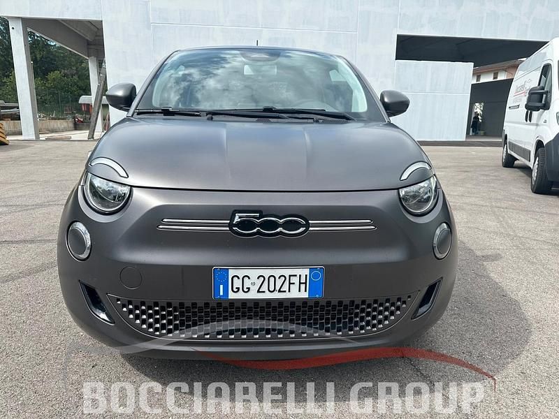 Usata Fiat 500e Icon 42 kW (58 CV) 2021 Grigio Berlina