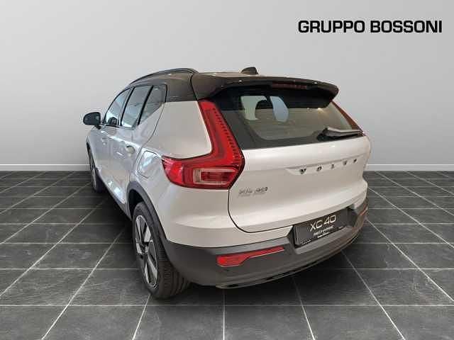 Usata Volvo XC40 Plus 119 kW (163 CV) 2024 Bianco SUV