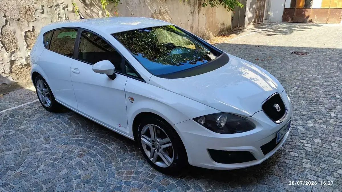 Usata Seat Leon Copa 105 CV (77 kW) 2011 Bianco Utilitaria