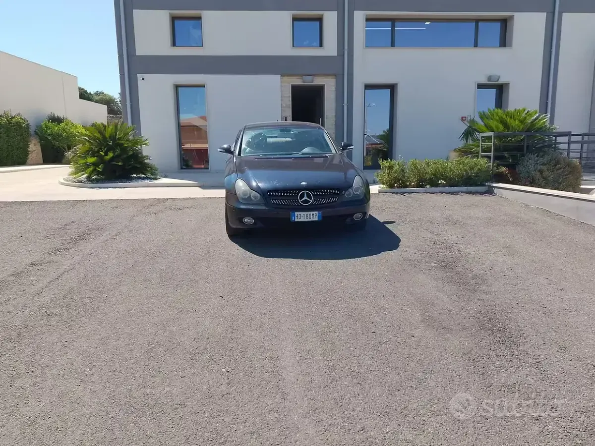 Usata Mercedes CLS320 224 CV (164 kW) 2007 Bluazzurro Coupé