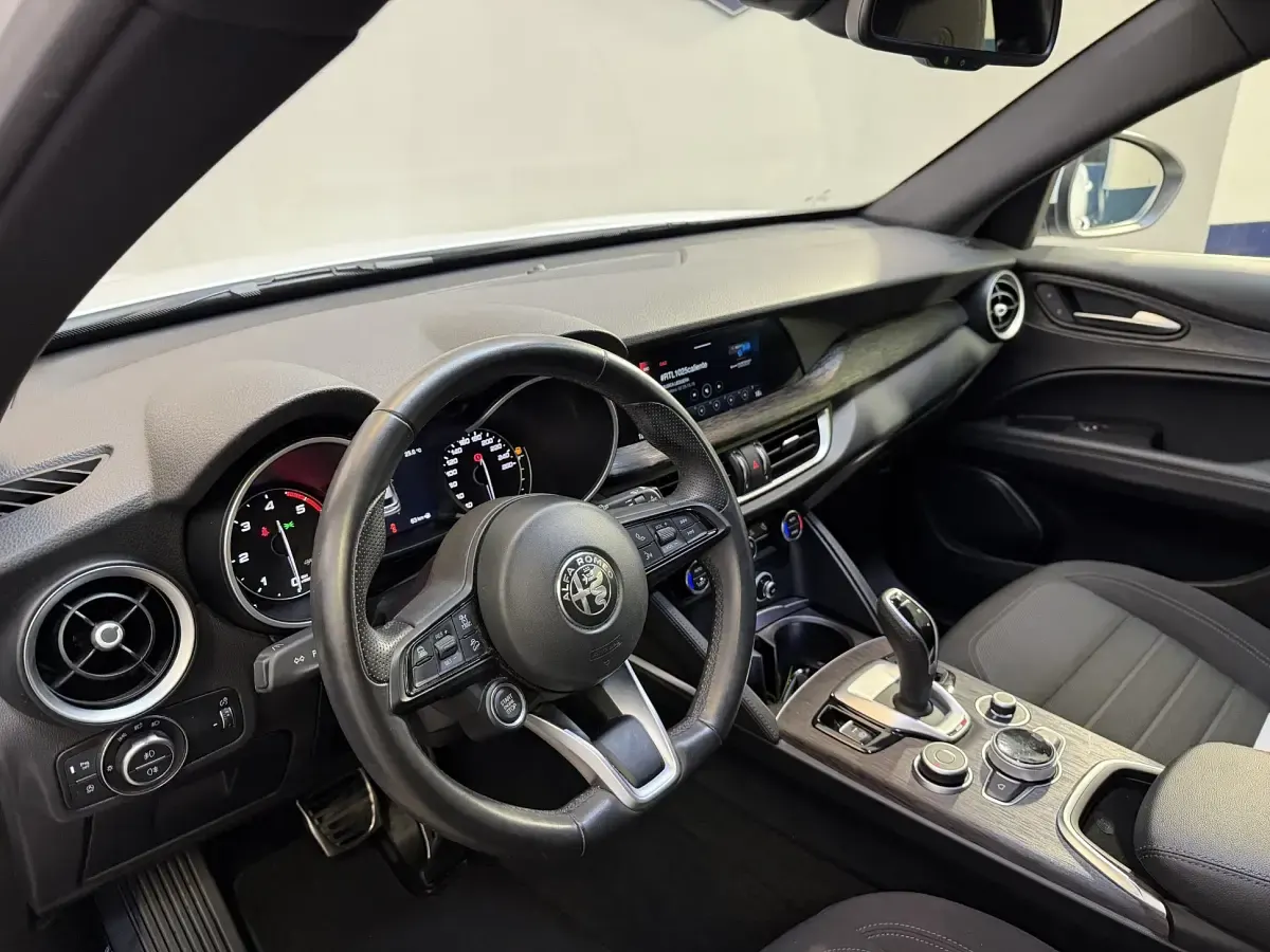Usata Alfa Romeo Stelvio 190 CV (139 kW) 2022 Bianco SUV