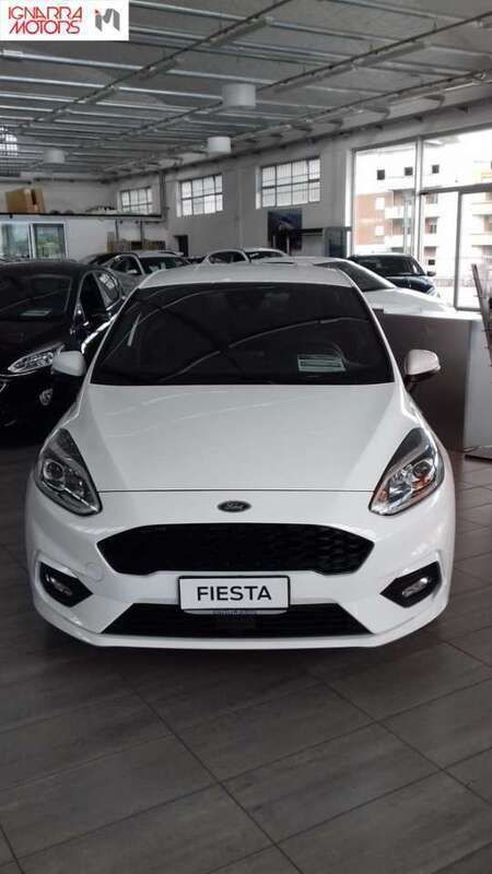 Frozen white Usata 2024 Ford Fiesta ST-Line Due volumi | 23.500 € - Immagine 1/4