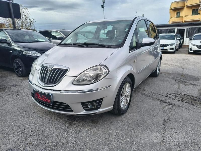 Usata Lancia Musa S 95 CV (69 kW) 2010 Grigio Monovolume