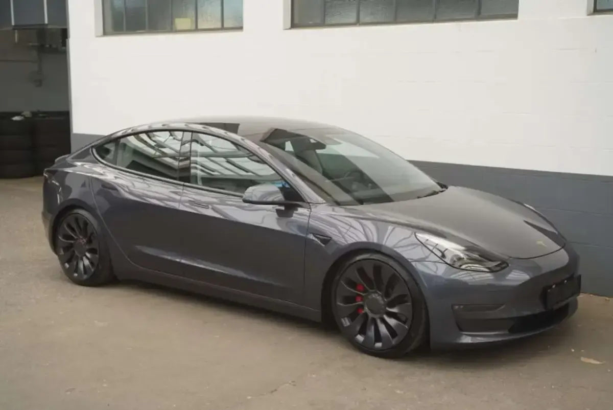 Usata Tesla Model 3 Performance 155 kW (211 CV) 2022 Grigio Berlina