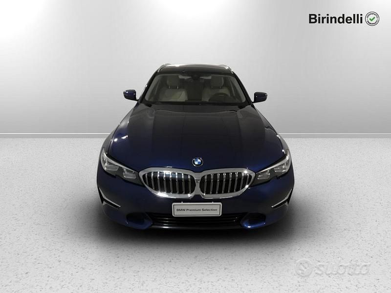 Usata BMW 320e Luxury Line 190 CV (139 kW) 2020 Blu Station wagon