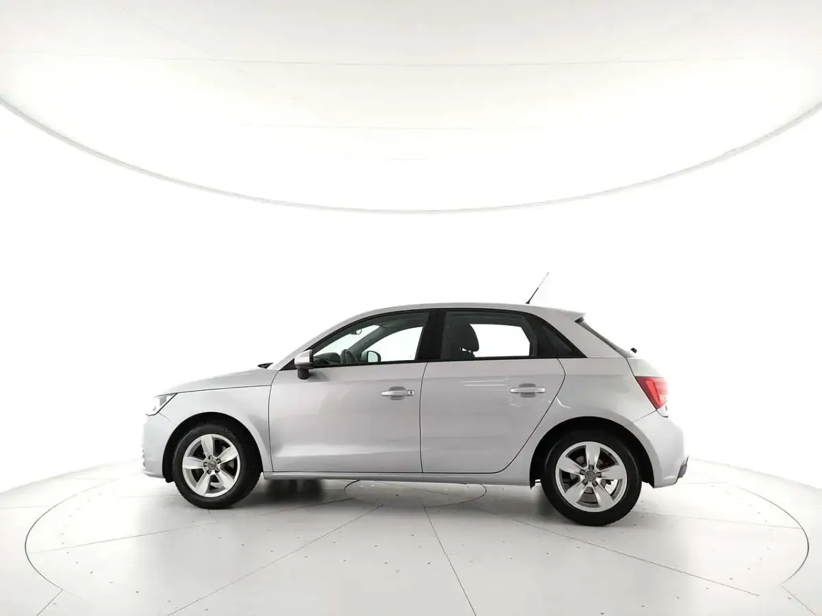 Usata Audi A1 Sportback 95 CV (69 kW) 2016 Argento metallizzato Utilitaria