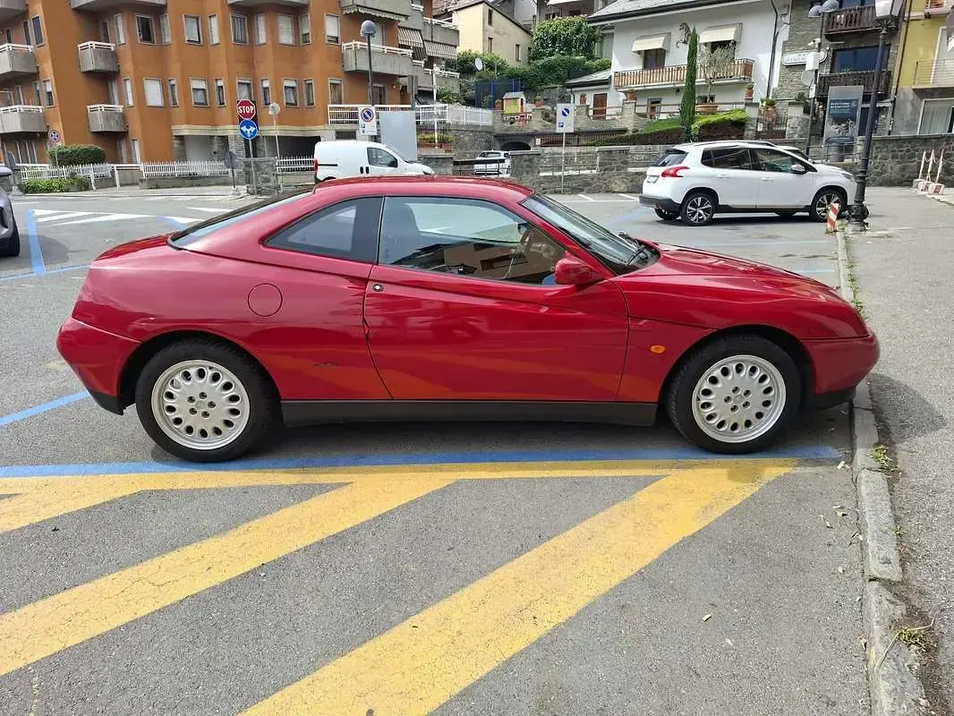 Usata Alfa Romeo GTV Lusso 150 CV (110 kW) 1997 Rosso Coupé