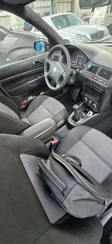 Usata VW Golf IV 101 CV (74 kW) 2003 Berlina