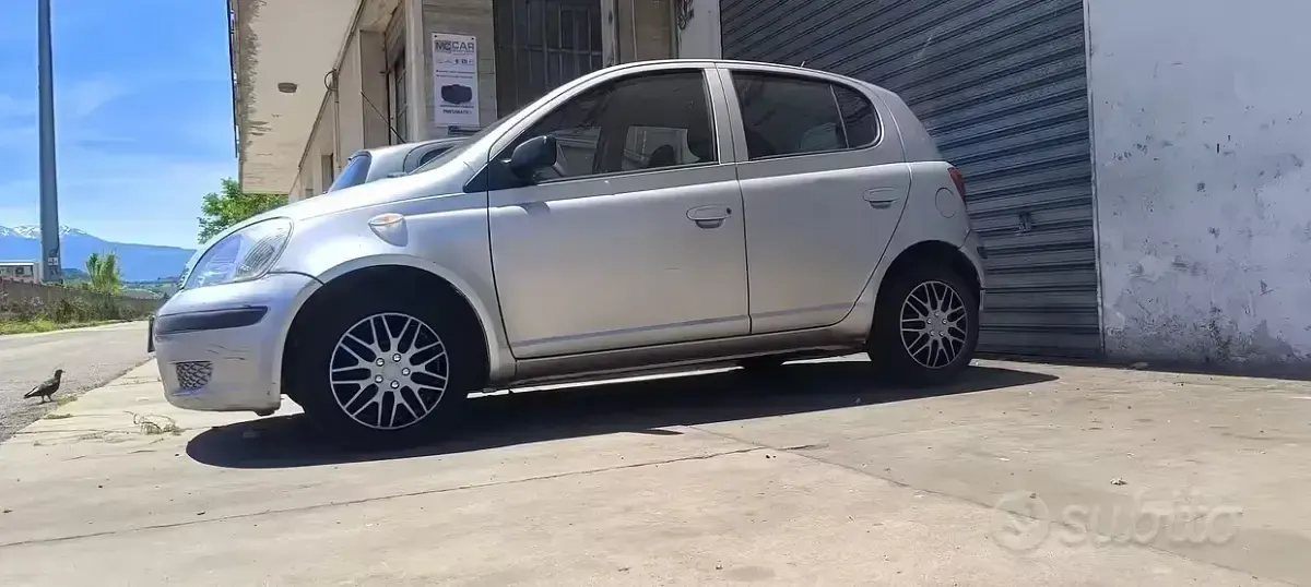 Usata Toyota Yaris 65 CV (47 kW) 2004 Utilitaria