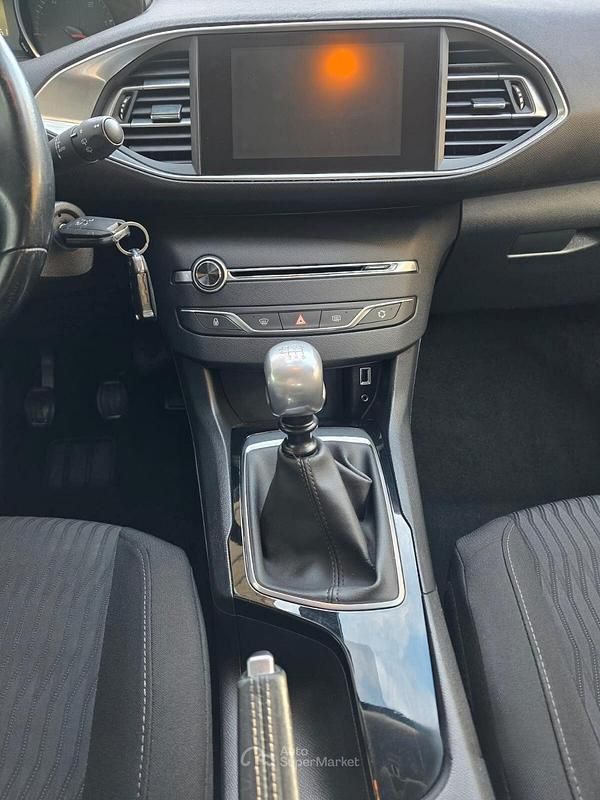 Usata Peugeot 308 Business-Line 120 CV (88 kW) 2017 Grigio Station wagon