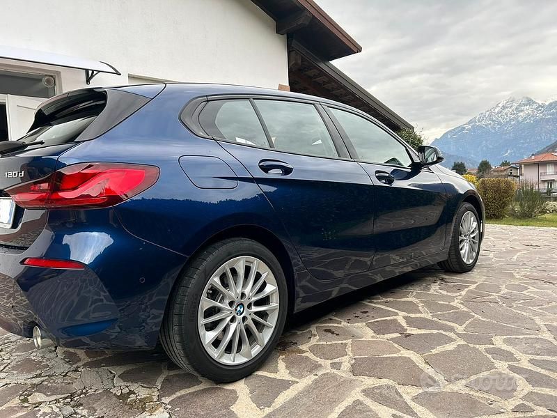 Usata BMW 120 Luxury Line 190 CV (139 kW) 2019 Blu Utilitaria