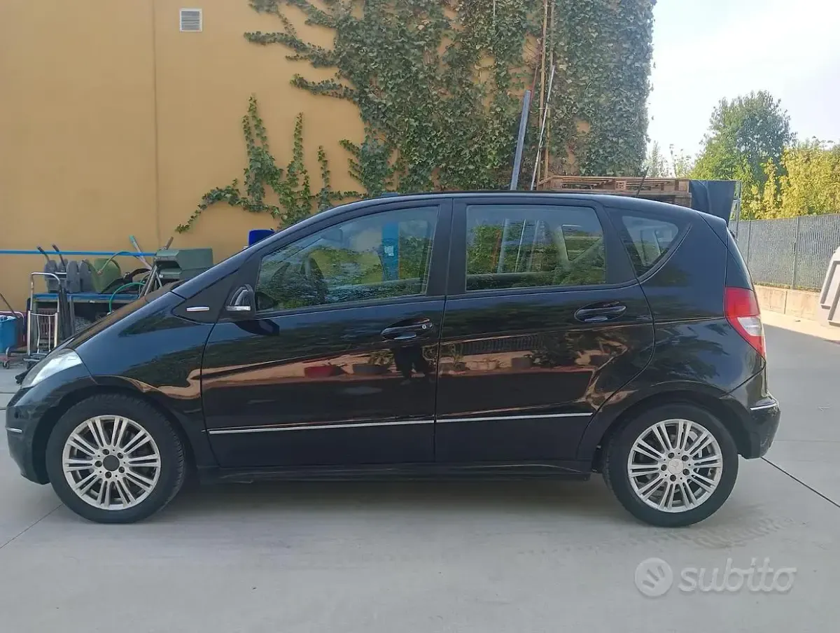 Usata Mercedes A200 140 CV (102 kW) 2009 Nero Berlina