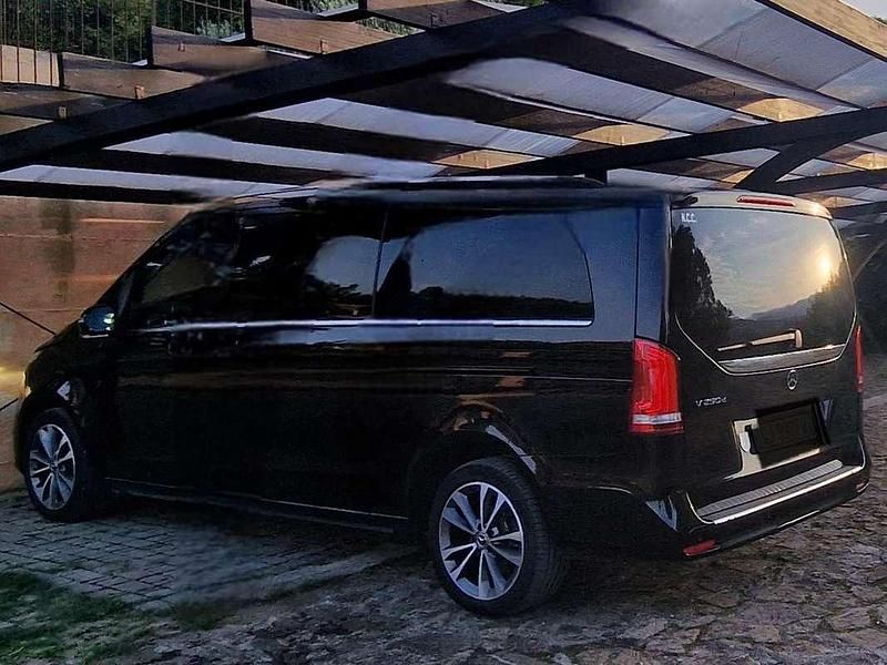 Usata Mercedes V250 190 CV (139 kW) 2022 Nero Monovolume