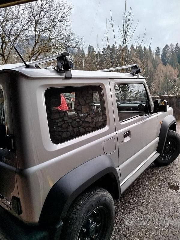 Usata Suzuki Jimny 102 CV (75 kW) 2022 Grigio SUV